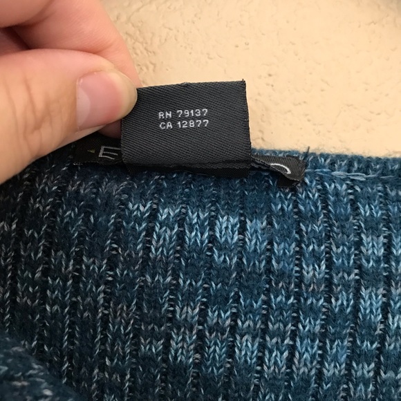 EUC Exofficio blue sweater with button neckline wool blend. - Picture 6 of 10